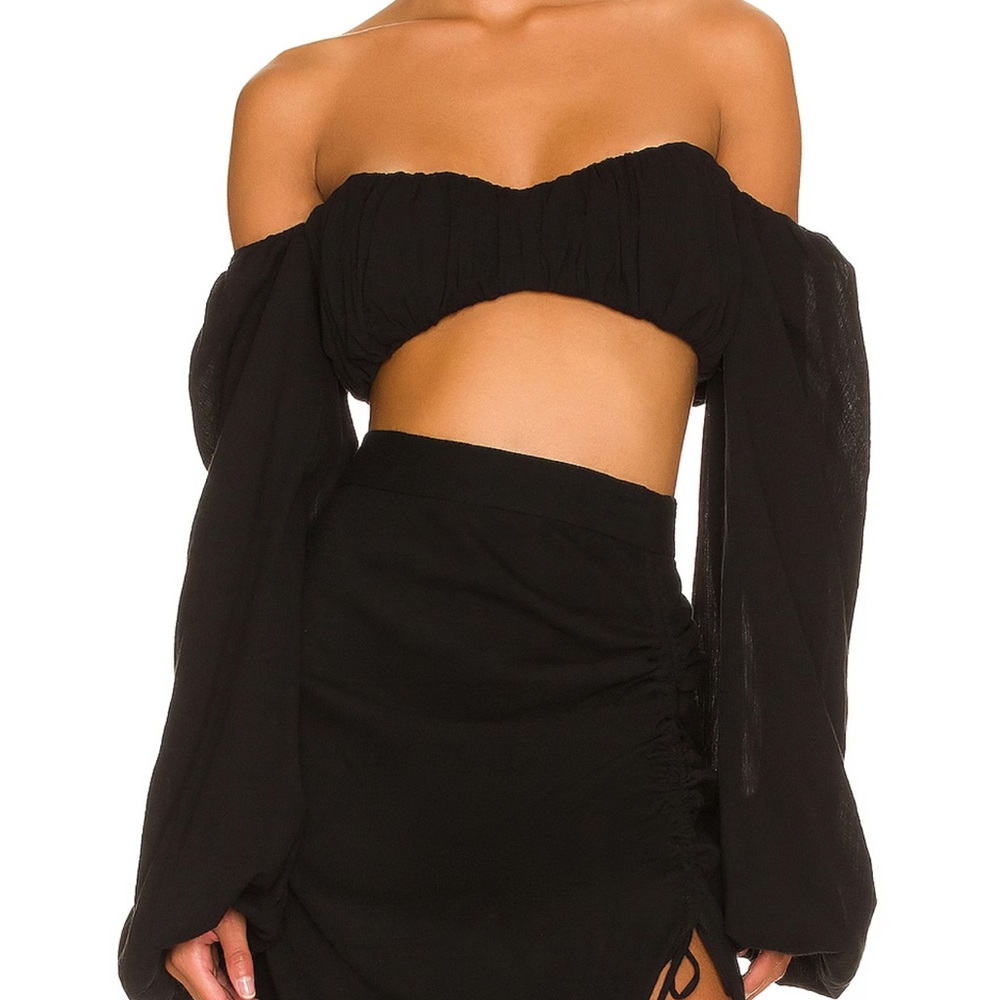 RUMER CAMILLE LONG SLEEVE CROP IN BLACK